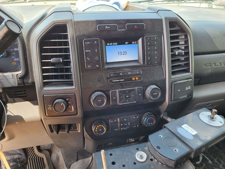 2020-ford-f350-image-16