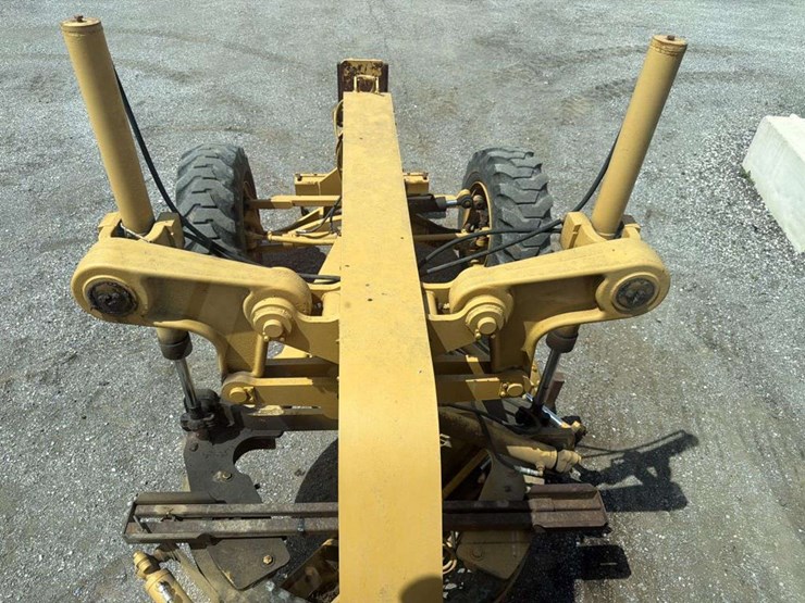 caterpillar-r80-image-31