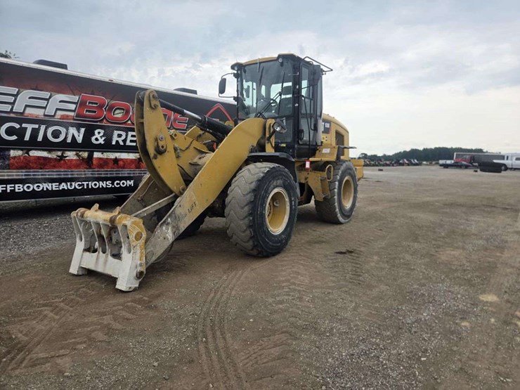caterpillar-930k-image-1