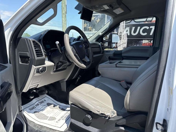 2019-ford-f550-image-12