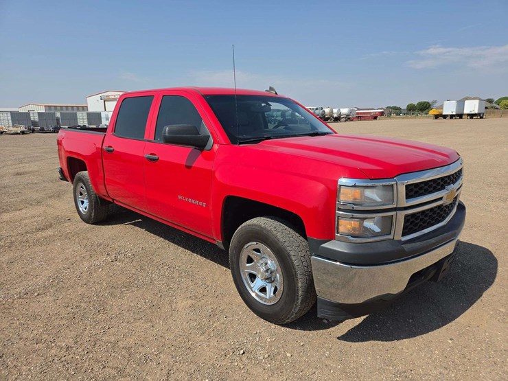 2015-chevrolet-silverado-1500-ls-image-2