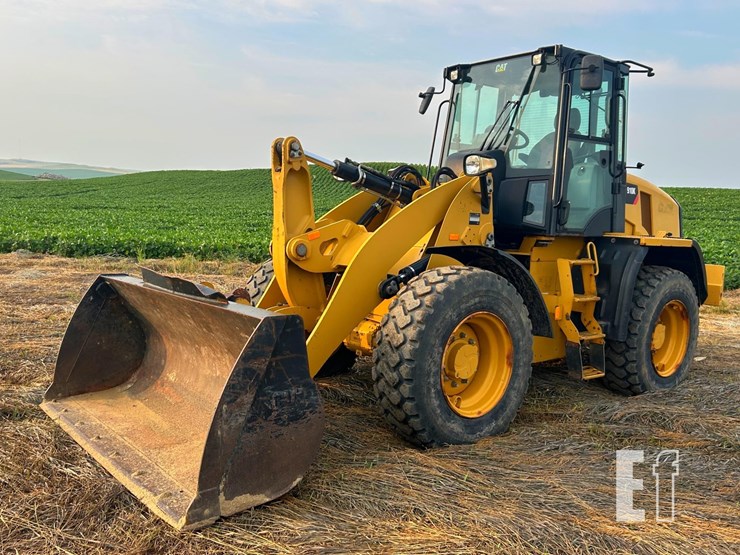 2015-caterpillar-910k-image-1