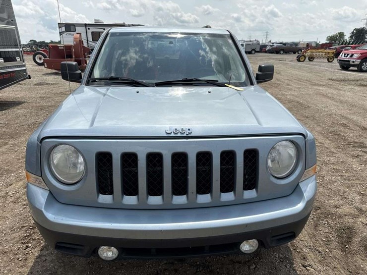 2013-jeep-patriot-sport-image-5