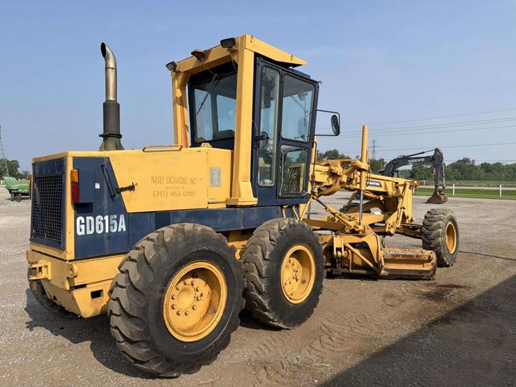 komatsu-grader-gd615a-image-5