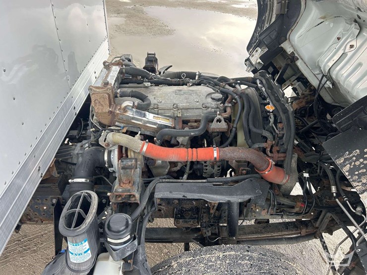 2019-isuzu-nrr-image-9