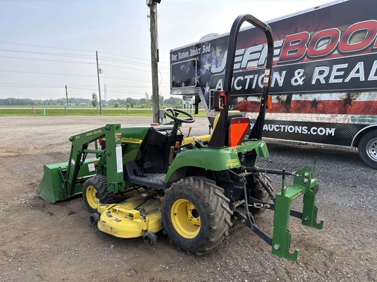 john-deere-2210-image-3