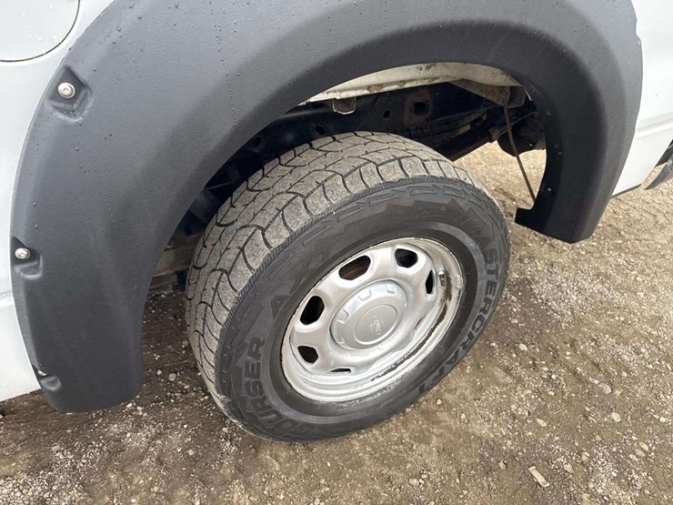2014-ford-f150-xl-image-17