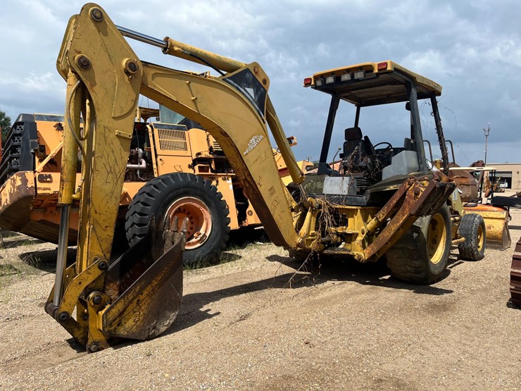 caterpillar-416c-image-3