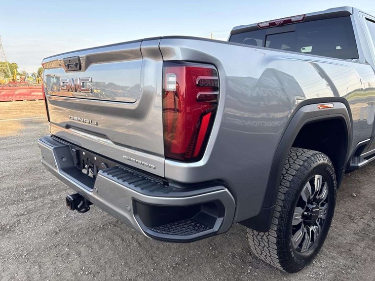 2026-gmc-sierra-2500-image-16