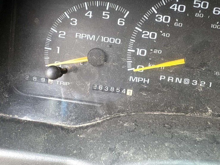 1999-gmc-suburban-image-18