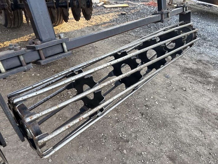 case-ih-330-image-17