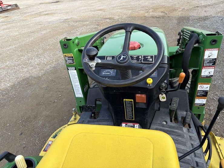 john-deere-2210-image-22