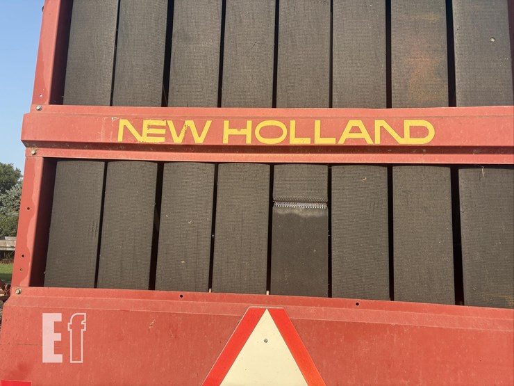 new-holland-660-image-7