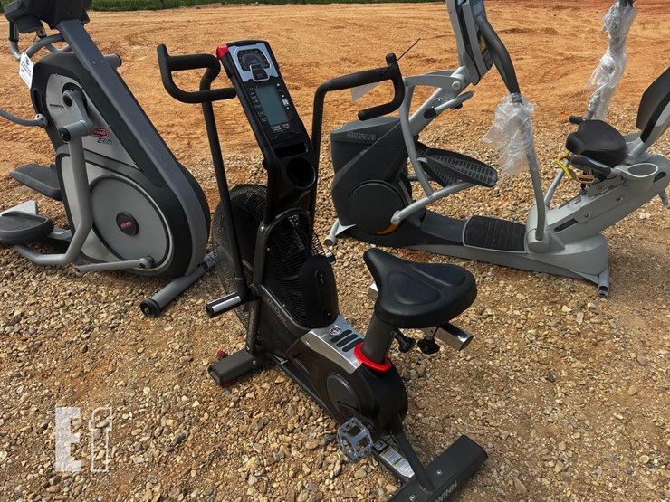 schwinn-air-dyne-workout-bike-image-2