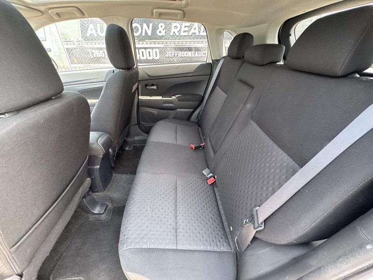 2012-mitsubishi-outlander-image-16