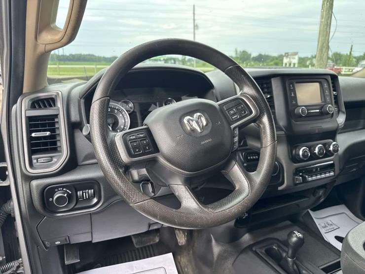 2019-dodge-ram-3500-image-13