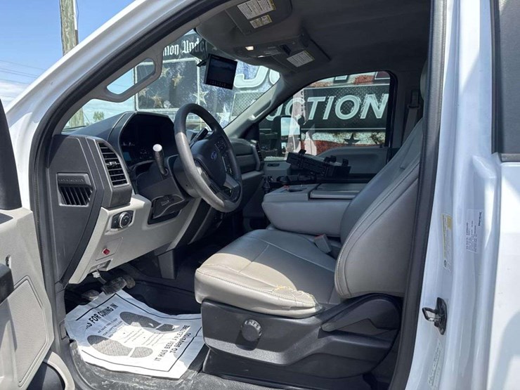 2019-ford-f550-image-12
