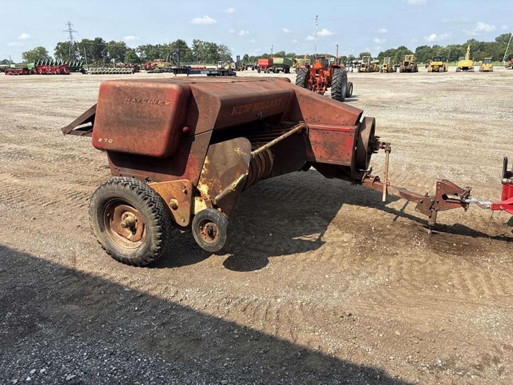 new-holland-270-image-5