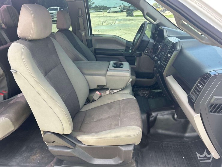2020-ford-f150-image-25