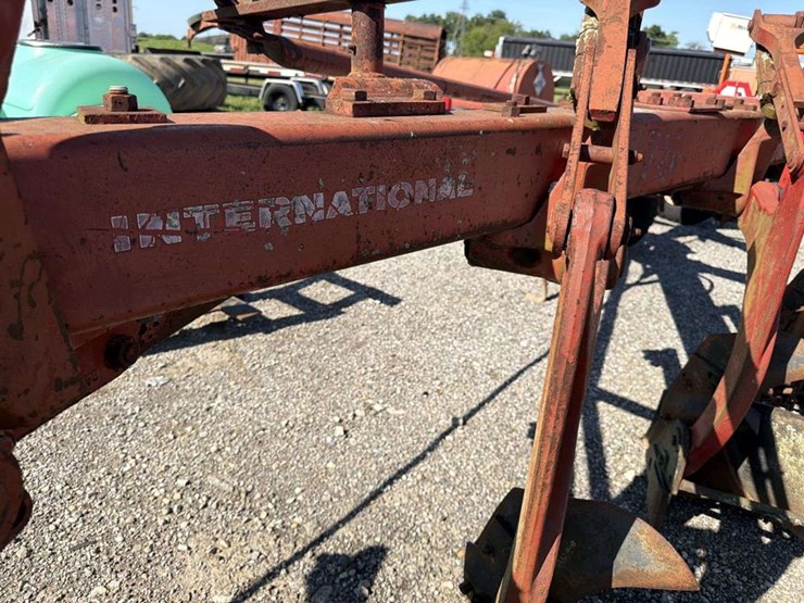 international-720-image-11