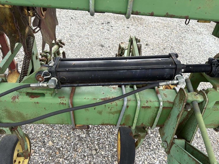 john-deere-16-image-21