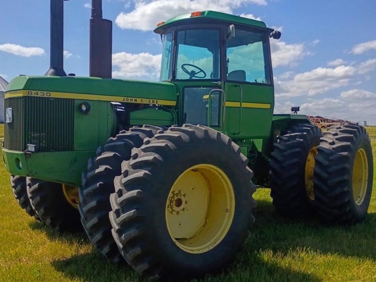 john-deere-8430-image-2