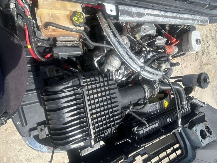 2024-chevrolet-silverado-6500hd-image-8