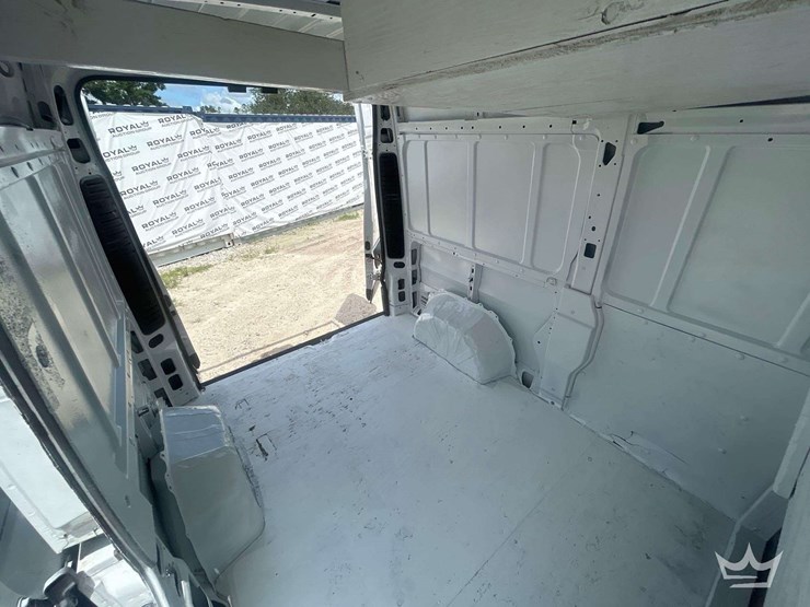 2016-ram-promaster-1500-image-14