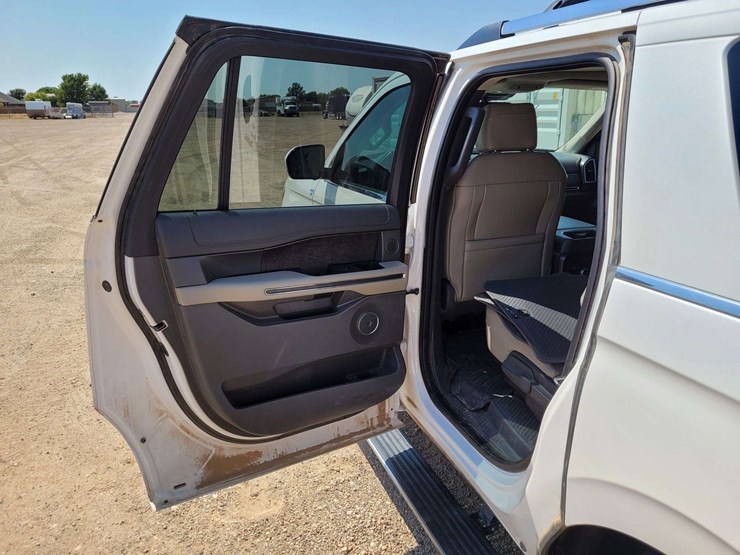 2019-ford-expedition-limited-image-9