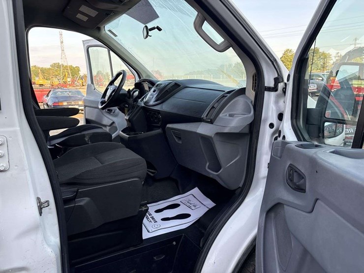 2015-ford-transit-image-9