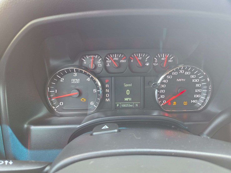 2015-chevrolet-silverado-1500-ls-image-18