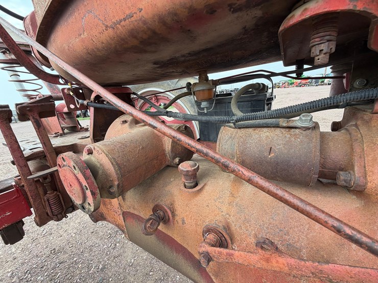 1948-ihc-farmall-h-tractor-image-29