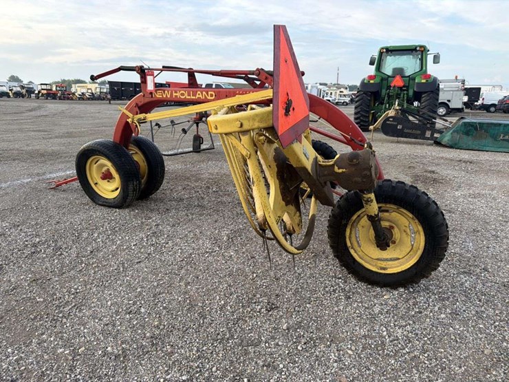 new-holland-256-image-2