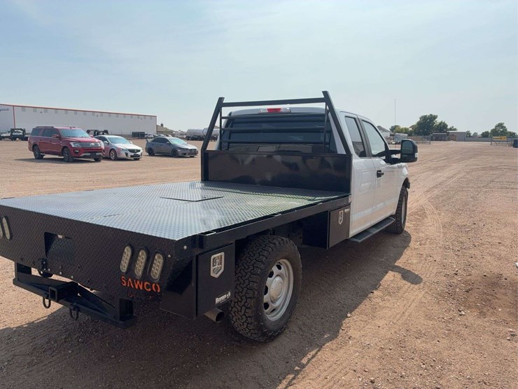 2019-ford-f150-lariat-image-3