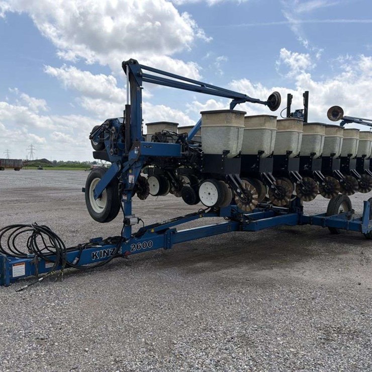 KINZE 2600
