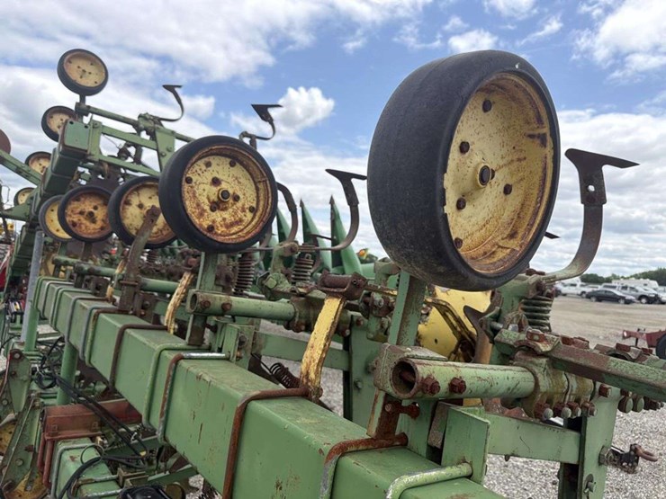 john-deere-16-image-20