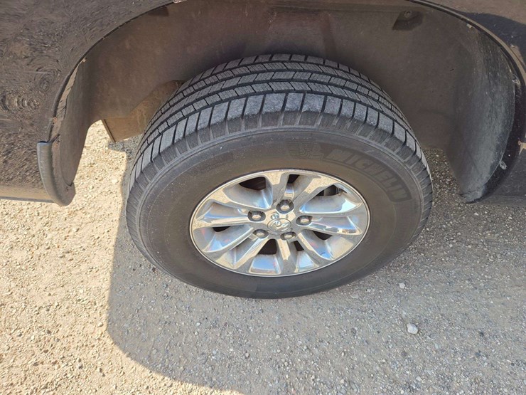 2014-ram-1500-slt-image-9