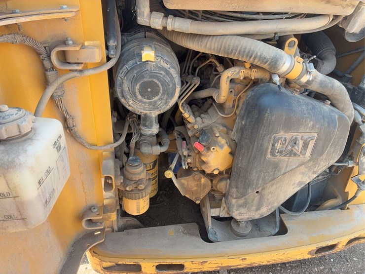 caterpillar-247b-image-25