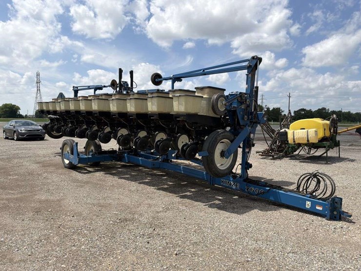 kinze-2600-image-7