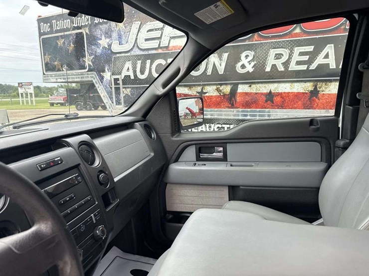 2014-ford-f150-xl-image-12