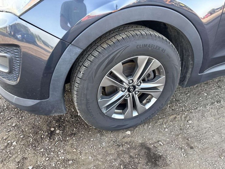 2015-hyundai-santa-fe-image-7