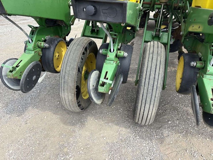john-deere-7200-image-20