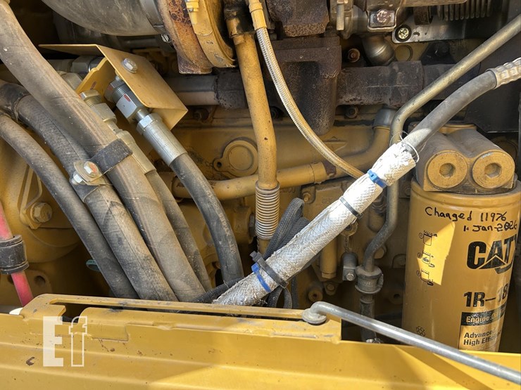 2011-caterpillar-140m2-awd-image-45