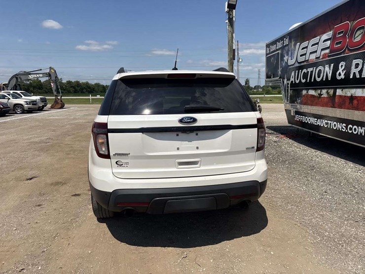 2014-ford-explorer-image-3