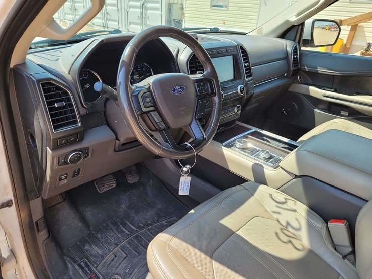 2019-ford-expedition-limited-image-14