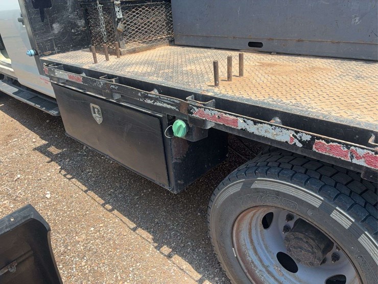 2017-ford-f550-image-8