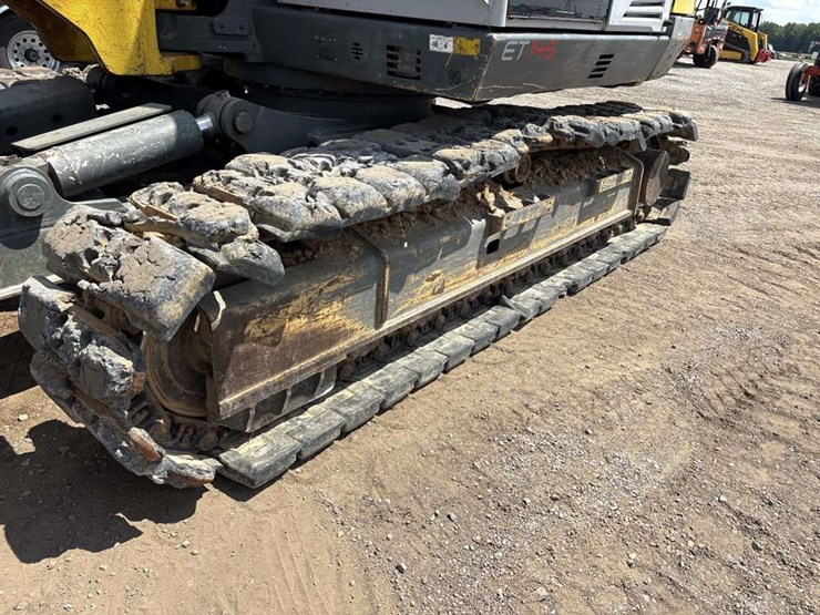 2019-wacker-neuson-et145-image-6