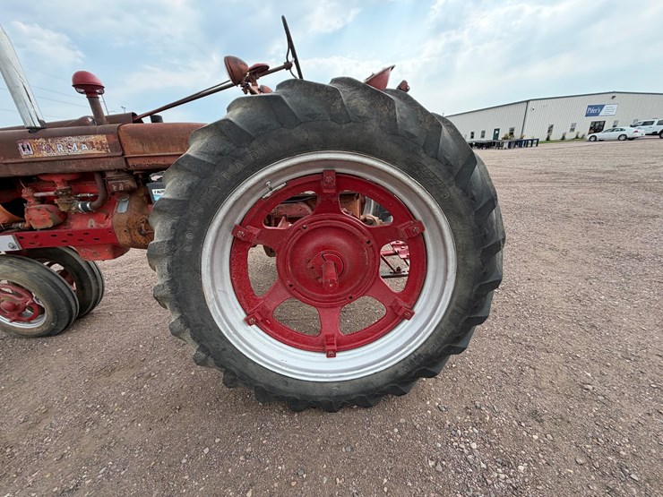 1948-ihc-farmall-h-tractor-image-17