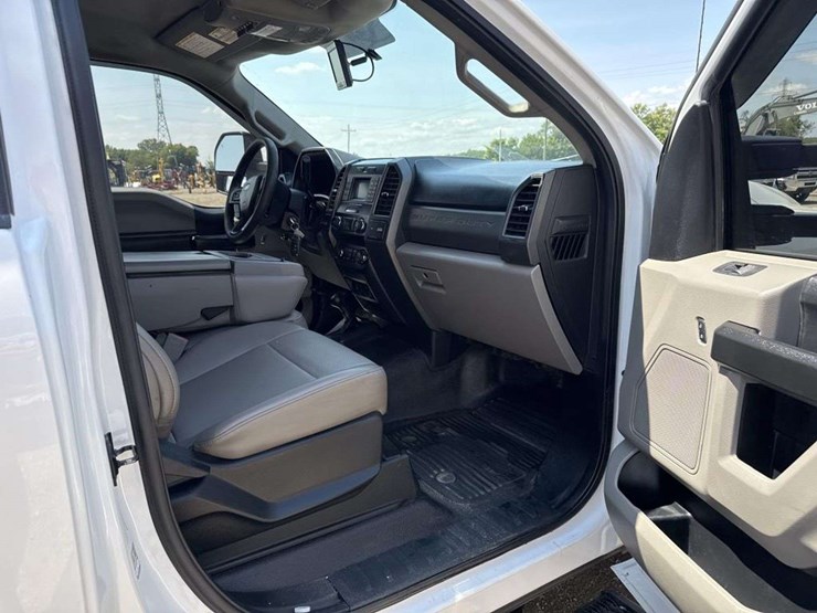 2019-ford-f550-image-22