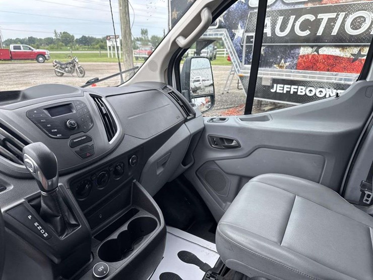 2017-ford-transit-image-10